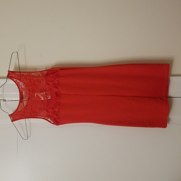 RED DRESS - Picture 2 of 2